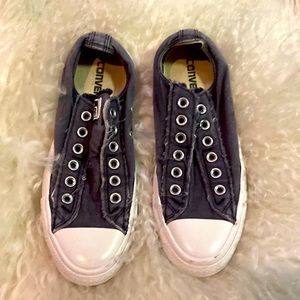 Converse Women’s Slip ons , tieless , grey distressed